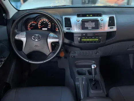 TOYOTA Hilux Caminhonete 2.7 16V 4P SRV FLEX CABINE DUPLA AUTOMÁTICO, Foto 14
