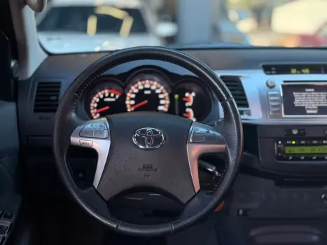 TOYOTA Hilux Caminhonete 2.7 16V 4P SRV FLEX CABINE DUPLA AUTOMÁTICO, Foto 15