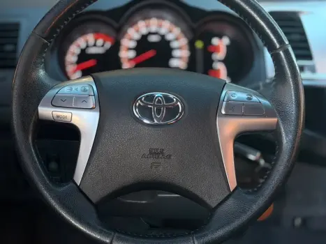 TOYOTA Hilux Caminhonete 2.7 16V 4P SRV FLEX CABINE DUPLA AUTOMÁTICO, Foto 16