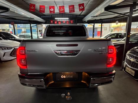 TOYOTA Hilux Caminhonete 2.8 16V SRX 4X4 TURBO DIESEL CABINE DUPLA AUTOMÁTICO, Foto 4