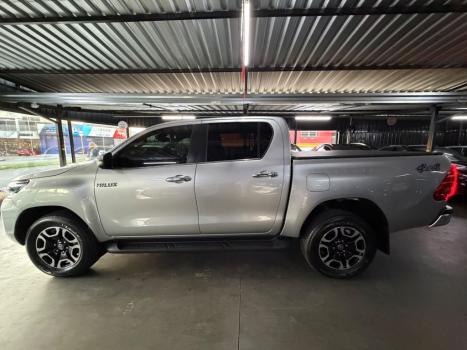 TOYOTA Hilux Caminhonete 2.8 16V SRX 4X4 TURBO DIESEL CABINE DUPLA AUTOMÁTICO, Foto 7