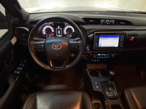 TOYOTA Hilux Caminhonete 2.8 16V SRX 50 ANOS 4X4 TURBO DIESEL CABINE DUPLA AUTOMÁTICO, Foto 10