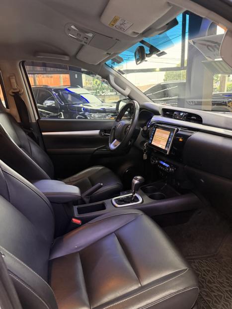 TOYOTA Hilux Caminhonete 2.8 16V SRV 4X4 DIESEL CABINE DUPLA AUTOMÁTICO, Foto 8