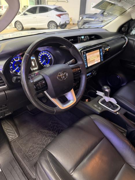 TOYOTA Hilux Caminhonete 2.8 16V SRV 4X4 DIESEL CABINE DUPLA AUTOMÁTICO, Foto 11