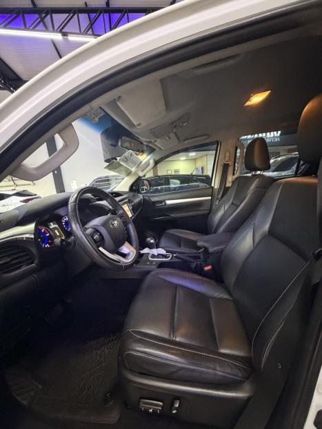 TOYOTA Hilux Caminhonete 2.8 16V SRV 4X4 DIESEL CABINE DUPLA AUTOMÁTICO, Foto 12