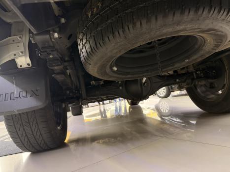 TOYOTA Hilux Caminhonete 2.8 16V SRV 4X4 DIESEL CABINE DUPLA AUTOMÁTICO, Foto 15