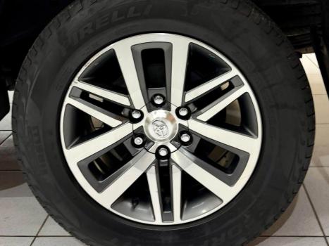 TOYOTA Hilux Caminhonete 2.8 16V SRV 4X4 DIESEL CABINE DUPLA AUTOMÁTICO, Foto 15