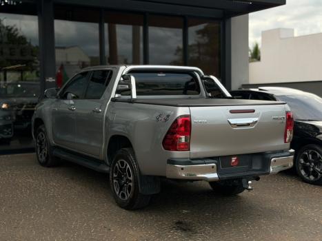 TOYOTA Hilux Caminhonete 2.8 4P SRX 4X4 TURBO DIESEL AUTOMÁTICO, Foto 8