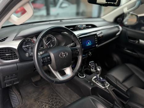 TOYOTA Hilux Caminhonete 2.8 4P SRX 4X4 TURBO DIESEL AUTOMÁTICO, Foto 15