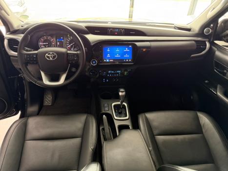 TOYOTA Hilux Caminhonete 2.8 16V SRX 4X4 TURBO DIESEL CABINE DUPLA AUTOMÁTICO, Foto 8