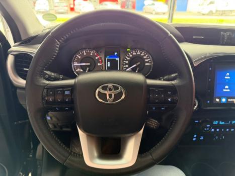 TOYOTA Hilux Caminhonete 2.8 16V SRX 4X4 TURBO DIESEL CABINE DUPLA AUTOMÁTICO, Foto 9
