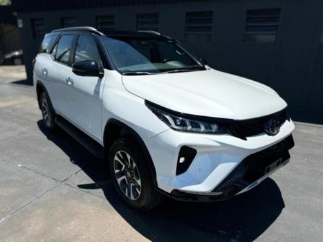 TOYOTA Hilux SW4 2.8 4P SRX 4X4 DIAMOND 7 LUGARES TURBO DIESEL AUTOM�TICO, Foto 5