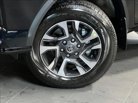 TOYOTA Hilux SW4 2.8 4P SRX 4X4 DIAMOND 7 LUGARES TURBO DIESEL AUTOM�TICO, Foto 8