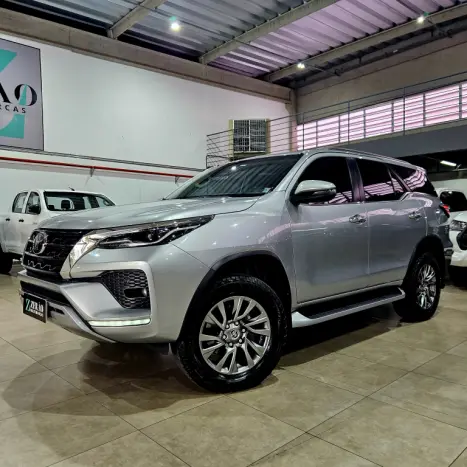 TOYOTA Hilux SW4 2.8 4P 4X4 TURBO DIESEL, Foto 3