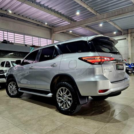 TOYOTA Hilux SW4 2.8 4P 4X4 TURBO DIESEL, Foto 5