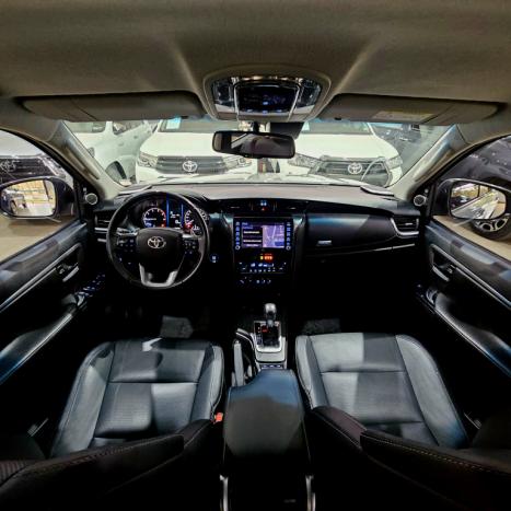 TOYOTA Hilux SW4 2.8 4P 4X4 TURBO DIESEL, Foto 6