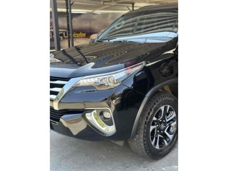 TOYOTA Hilux SW4 2.8 16V 4P SRX 4X4 7 LUGARES TURBO DIESEL AUTOMTICO, Foto 3