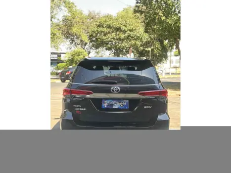 TOYOTA Hilux SW4 2.8 16V 4P SRX 4X4 7 LUGARES TURBO DIESEL AUTOMTICO, Foto 12