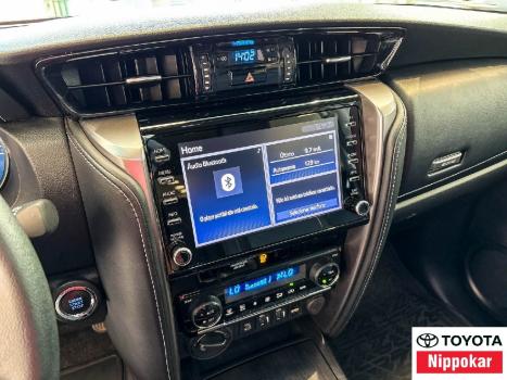 TOYOTA Hilux SW4 2.8 16V 4P SRX 4X4 7 LUGARES TURBO DIESEL AUTOMTICO, Foto 5
