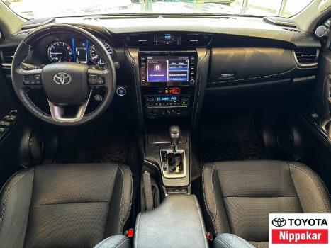 TOYOTA Hilux SW4 2.8 16V 4P SRX 4X4 7 LUGARES TURBO DIESEL AUTOMTICO, Foto 6