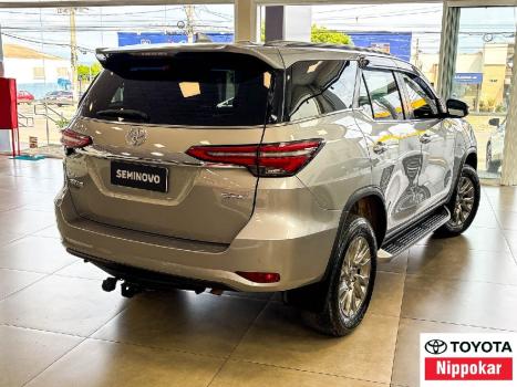 TOYOTA Hilux SW4 2.8 16V 4P SRX 4X4 7 LUGARES TURBO DIESEL AUTOMTICO, Foto 8