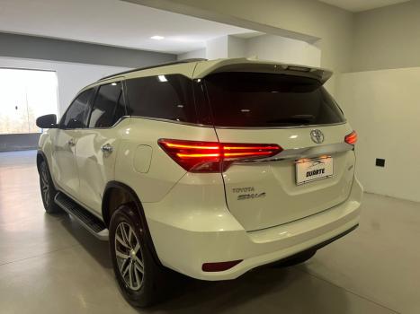 TOYOTA Hilux SW4 2.8 16V 4P SRX 4X4 7 LUGARES TURBO DIESEL AUTOMTICO, Foto 6