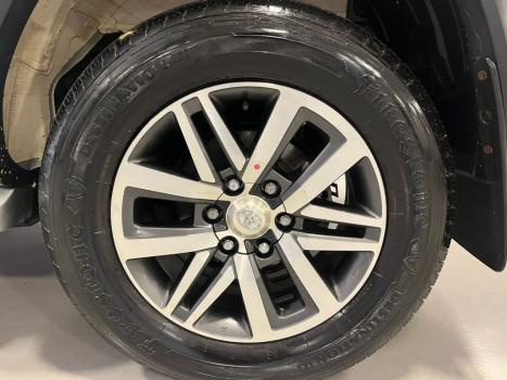 TOYOTA Hilux SW4 2.8 16V 4P SRX 4X4 7 LUGARES TURBO DIESEL AUTOMTICO, Foto 9