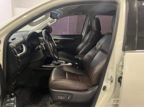 TOYOTA Hilux SW4 2.8 16V 4P SRX 4X4 7 LUGARES TURBO DIESEL AUTOMTICO, Foto 12