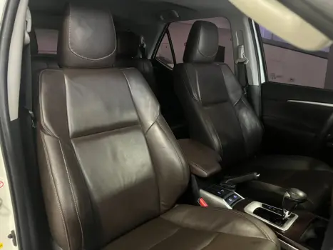 TOYOTA Hilux SW4 2.8 16V 4P SRX 4X4 7 LUGARES TURBO DIESEL AUTOMTICO, Foto 15