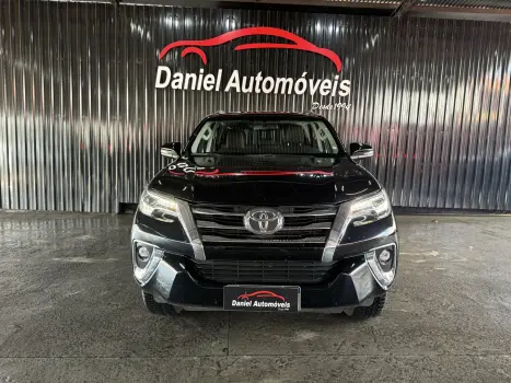 TOYOTA Hilux SW4 2.8 16V 4P SRX 4X4 7 LUGARES TURBO DIESEL AUTOM�TICO, Foto 2