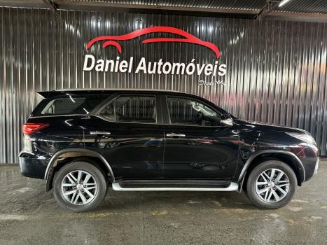 TOYOTA Hilux SW4 2.8 16V 4P SRX 4X4 7 LUGARES TURBO DIESEL AUTOM�TICO, Foto 8