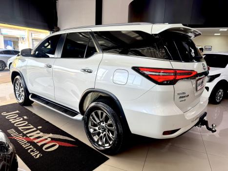 TOYOTA Hilux SW4 2.8 16V 4P SRX 4X4 7 LUGARES TURBO DIESEL AUTOM�TICO, Foto 5