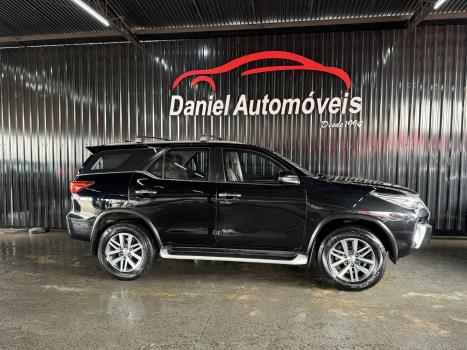 TOYOTA Hilux SW4 2.8 16V 4P SRX 4X4 7 LUGARES TURBO DIESEL AUTOM�TICO, Foto 4