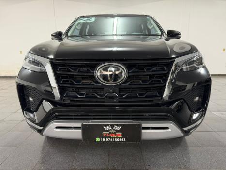 TOYOTA Hilux SW4 2.8 16V 4P SRX 4X4 7 LUGARES TURBO DIESEL AUTOM�TICO, Foto 2