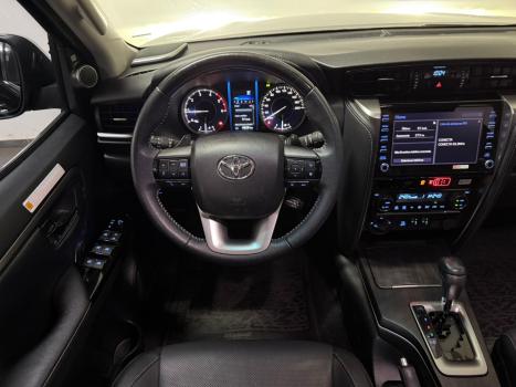 TOYOTA Hilux SW4 2.8 16V 4P SRX 4X4 7 LUGARES TURBO DIESEL AUTOM�TICO, Foto 10