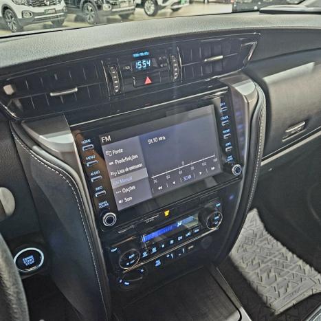 TOYOTA Hilux SW4 2.8 16V 4P SRX 4X4 7 LUGARES TURBO DIESEL AUTOM�TICO, Foto 7