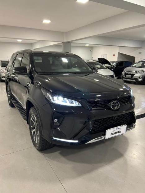 TOYOTA Hilux SW4 2.8 4P SRX 4X4 DIAMOND 7 LUGARES TURBO DIESEL AUTOM�TICO, Foto 1