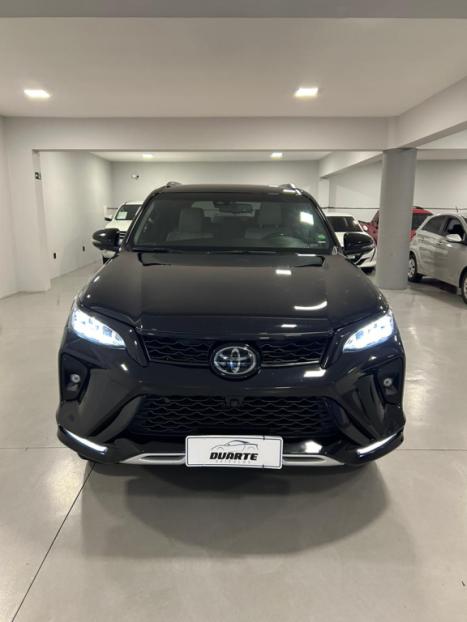 TOYOTA Hilux SW4 2.8 4P SRX 4X4 DIAMOND 7 LUGARES TURBO DIESEL AUTOM�TICO, Foto 2