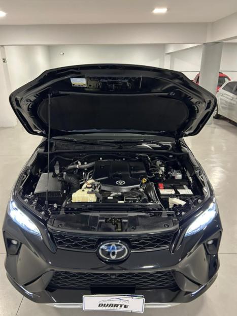 TOYOTA Hilux SW4 2.8 4P SRX 4X4 DIAMOND 7 LUGARES TURBO DIESEL AUTOM�TICO, Foto 9