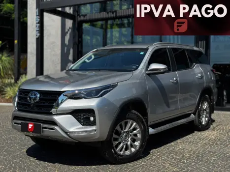 TOYOTA Hilux SW4 2.8 16V 4P GR-S 7 LUGARES 4X4 TURBO DIESEL AUTOM�TICO, Foto 1