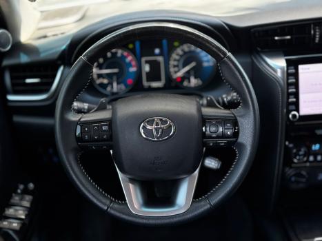 TOYOTA Hilux SW4 2.8 16V 4P GR-S 7 LUGARES 4X4 TURBO DIESEL AUTOM�TICO, Foto 13