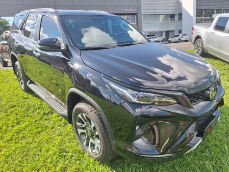 TOYOTA Hilux SW4 2.8 4P SRX 4X4 DIAMOND 7 LUGARES TURBO DIESEL AUTOM�TICO, Foto 6