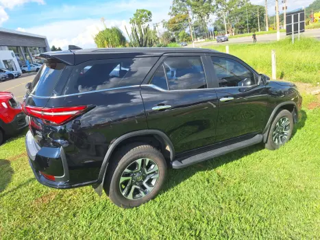 TOYOTA Hilux SW4 2.8 4P SRX 4X4 DIAMOND 7 LUGARES TURBO DIESEL AUTOM�TICO, Foto 7