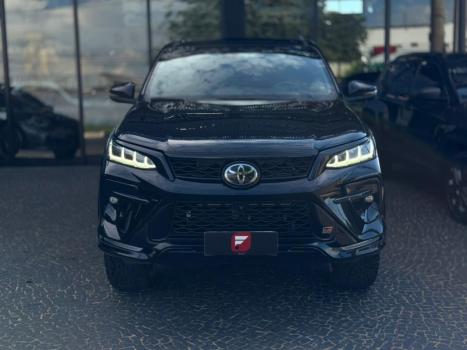 TOYOTA Hilux SW4 2.8 16V 4P GR-S 7 LUGARES 4X4 TURBO DIESEL AUTOM�TICO, Foto 2