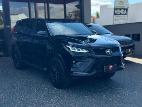 TOYOTA Hilux SW4 2.8 16V 4P GR-S 7 LUGARES 4X4 TURBO DIESEL AUTOM�TICO, Foto 3