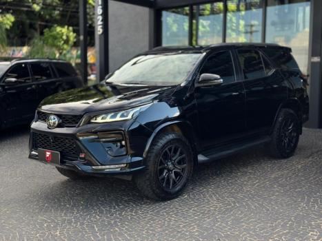 TOYOTA Hilux SW4 2.8 16V 4P GR-S 7 LUGARES 4X4 TURBO DIESEL AUTOM�TICO, Foto 4