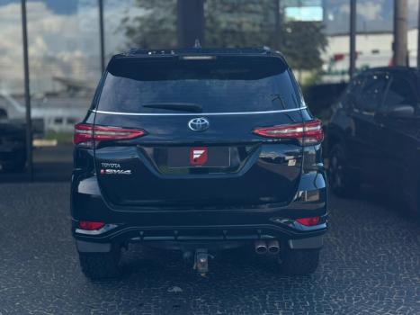 TOYOTA Hilux SW4 2.8 16V 4P GR-S 7 LUGARES 4X4 TURBO DIESEL AUTOM�TICO, Foto 5