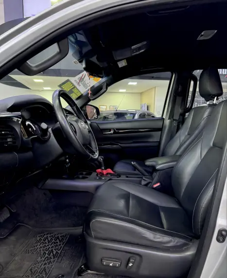 TOYOTA Hilux SW4 2.8 16V 4P SRX 4X4 7 LUGARES TURBO DIESEL AUTOM�TICO, Foto 9