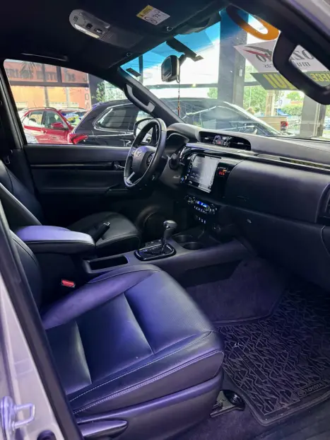 TOYOTA Hilux SW4 2.8 16V 4P SRX 4X4 7 LUGARES TURBO DIESEL AUTOM�TICO, Foto 13