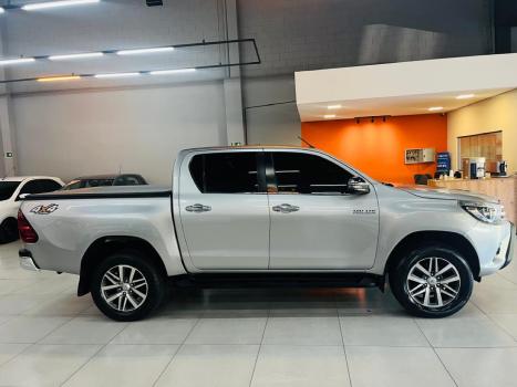 TOYOTA Hilux SW4 2.8 4P SRX 4X4 TURBO DIESEL AUTOM�TICO, Foto 4